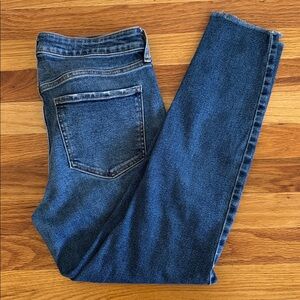 Classic Blue Denim Mid-Rise Rockstar Super Skinny Jeans Old Navy Size 8